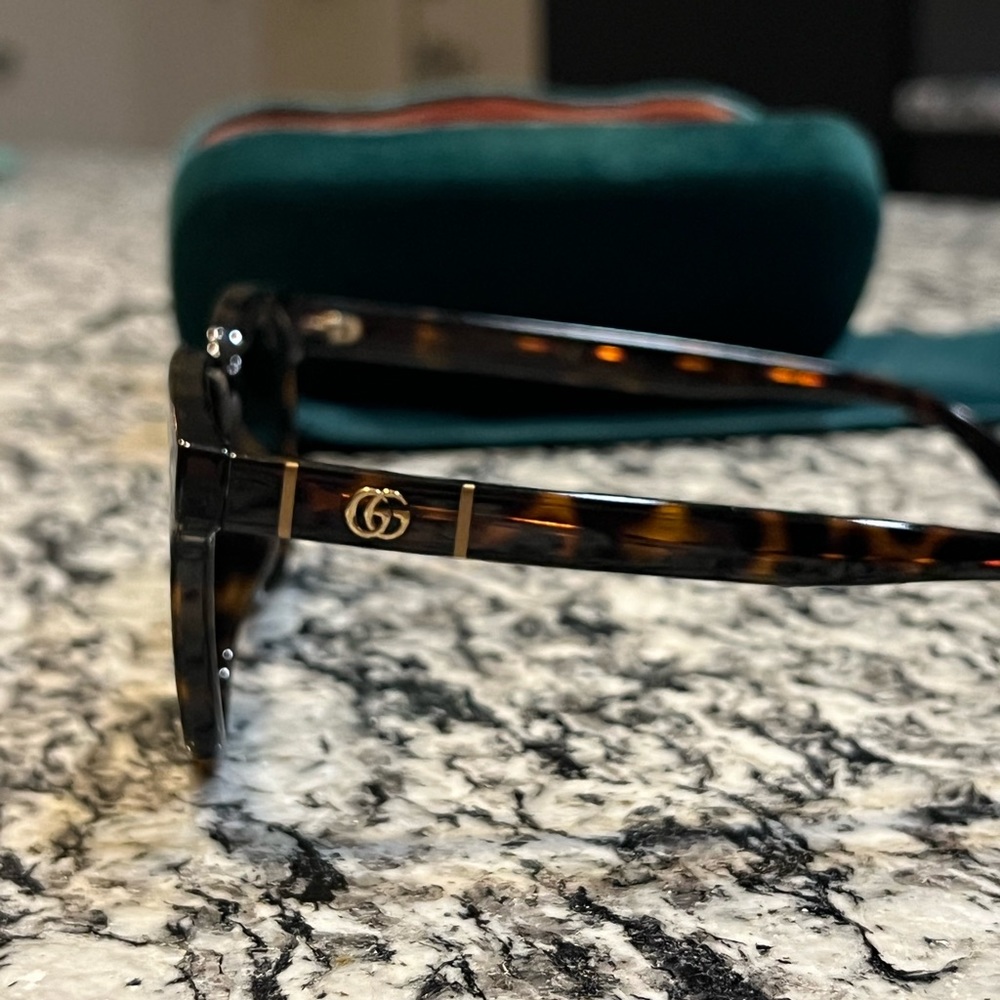 Gucci sunglasses - tortoiseshell